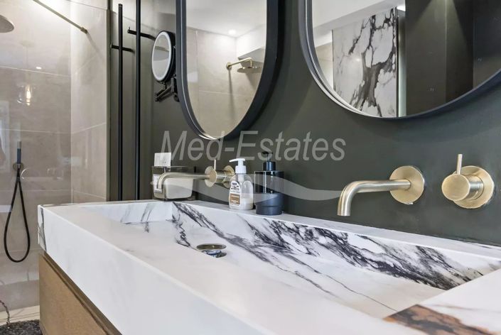 Image No.48-5 Bed House for sale