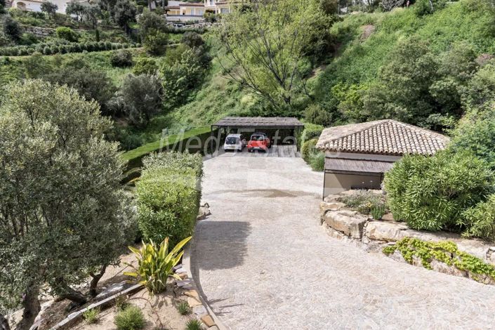 Image No.64-5 Bed House for sale