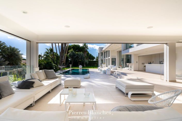 Image No.6-4 Bed Property for sale