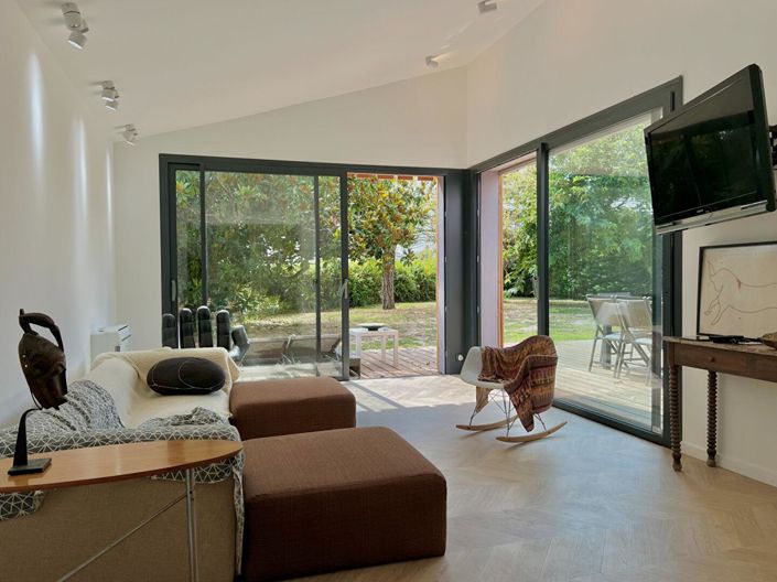 Image No.3-3 Bed House for sale