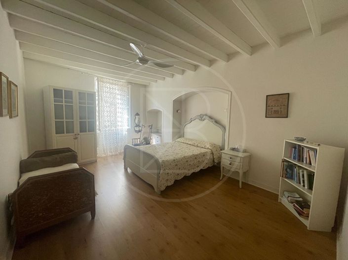 Image No.12-4 Bed House for sale