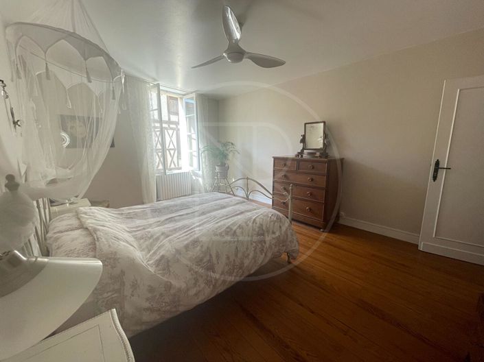 Image No.15-4 Bed House for sale