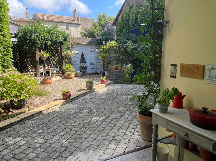 Image No.2-4 Bed House for sale