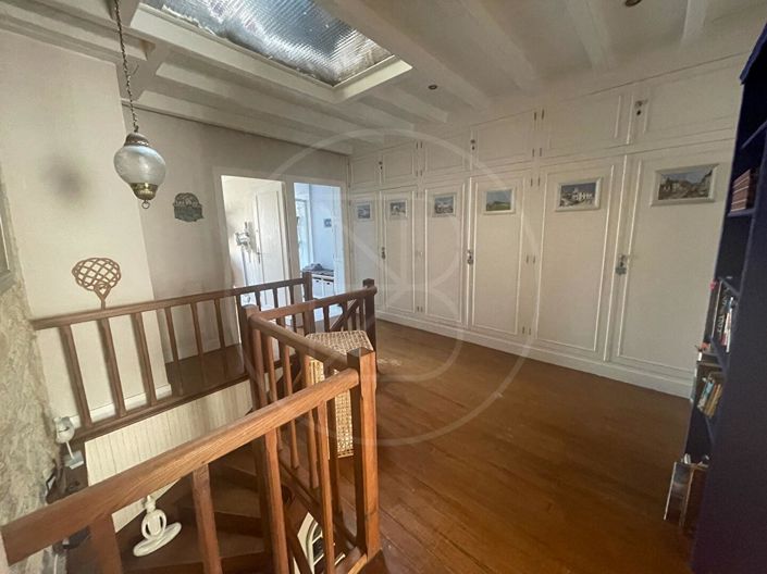 Image No.8-4 Bed House for sale