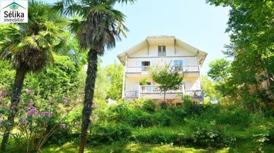 6 Bed House for sale