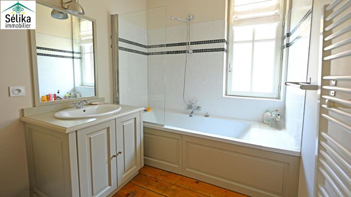 Image No.10-6 Bed House for sale