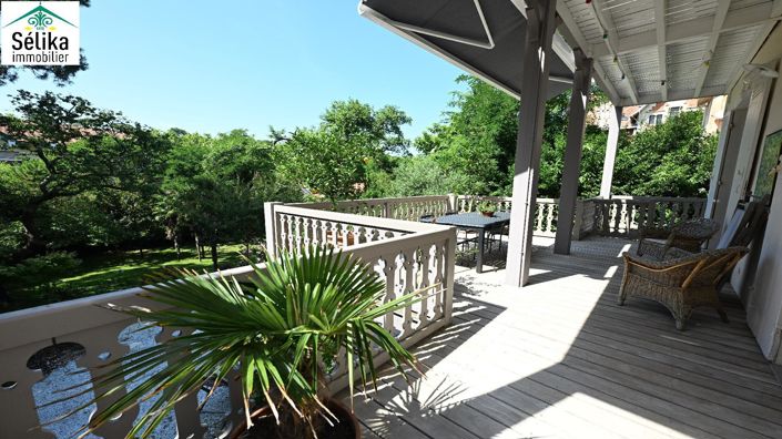 Image No.2-6 Bed House for sale