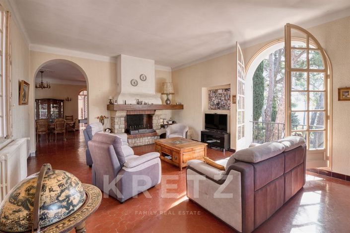 Image No.11-8 Bed House for sale