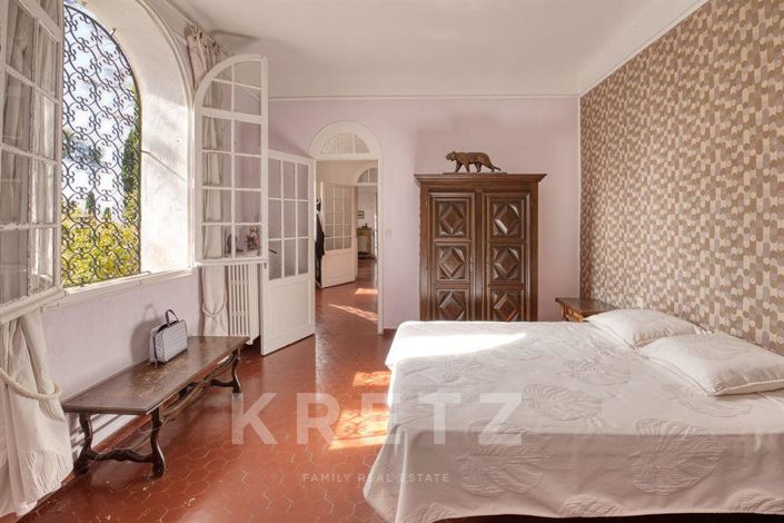 Image No.12-8 Bed House for sale