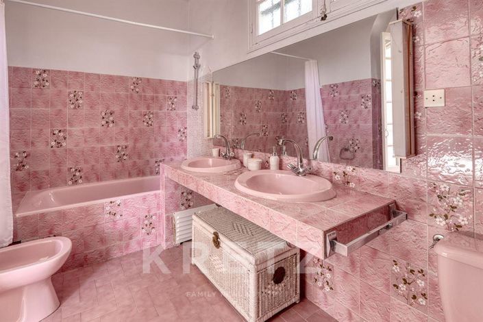 Image No.13-8 Bed House for sale