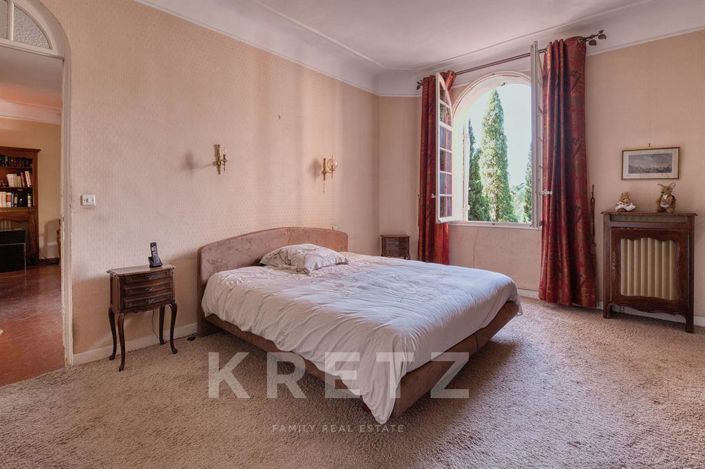 Image No.14-8 Bed House for sale