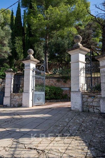 Image No.3-8 Bed House for sale