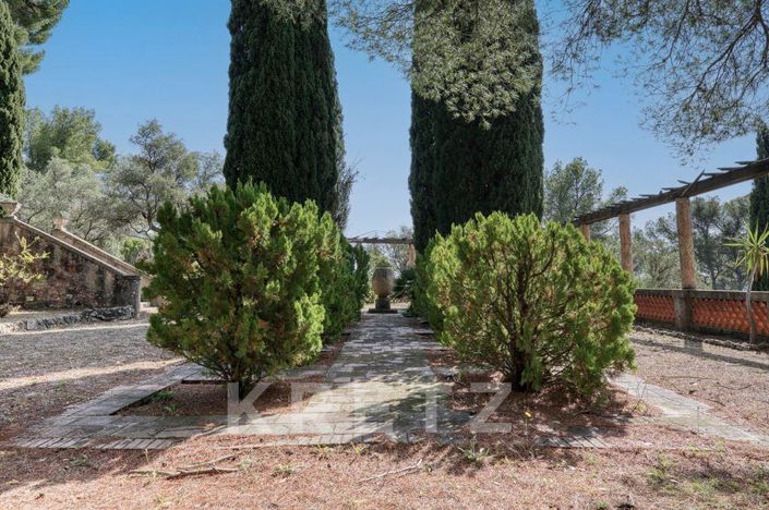 Image No.7-8 Bed House for sale