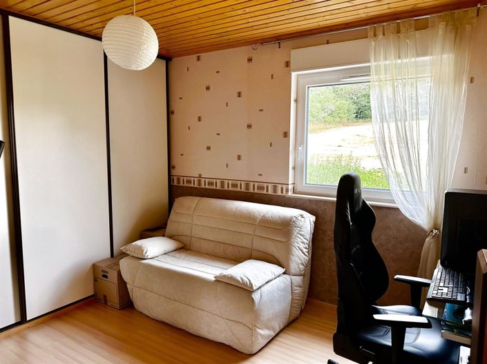 Image No.10-3 Bed House for sale