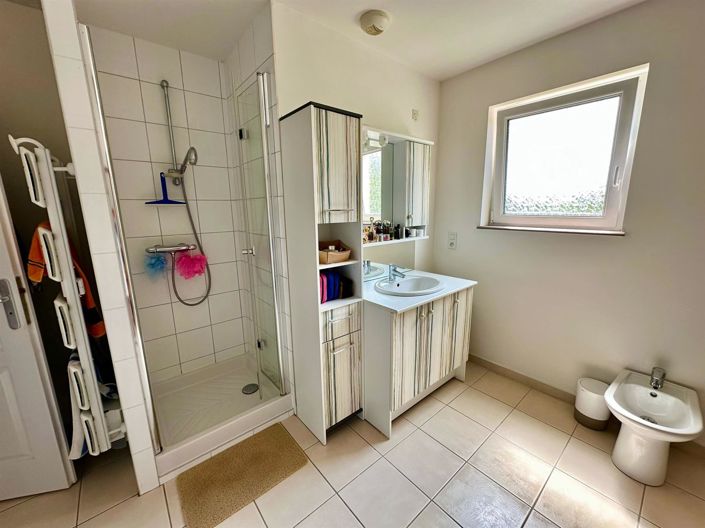 Image No.15-3 Bed House for sale