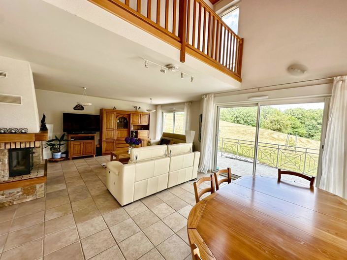 Image No.8-3 Bed House for sale