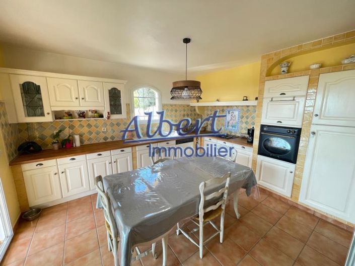 Image No.10-5 Bed House for sale