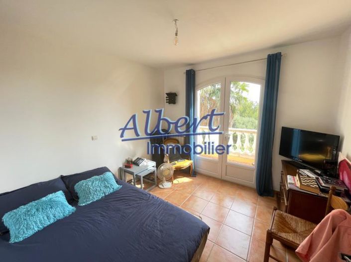 Image No.11-5 Bed House for sale