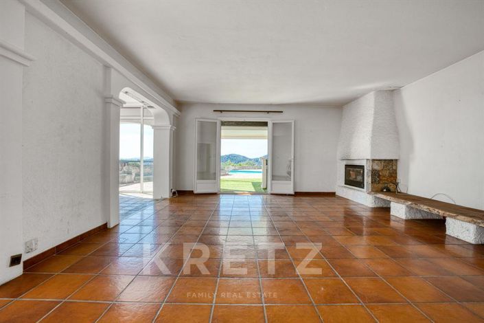 Image No.7-6 Bed House for sale