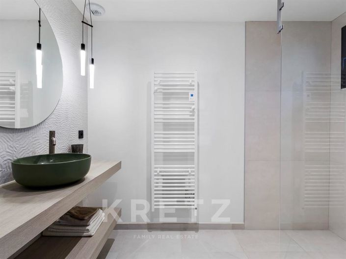 Image No.18-Propriété de 4 chambres à vendre à Le Lavandou