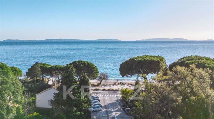 Image No.2-Propriété de 4 chambres à vendre à Le Lavandou