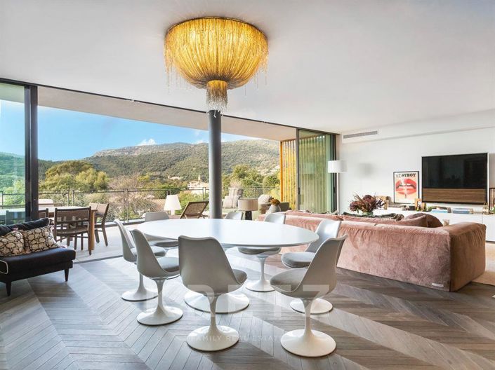 Image No.7-Propriété de 4 chambres à vendre à Le Lavandou