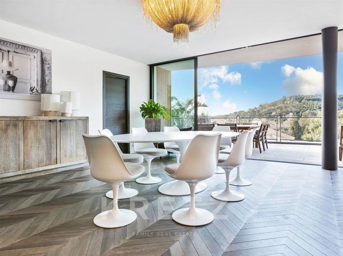 Image No.8-Propriété de 4 chambres à vendre à Le Lavandou