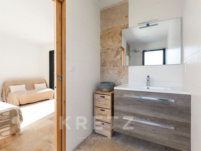 Image No.11-5 Bed House for sale