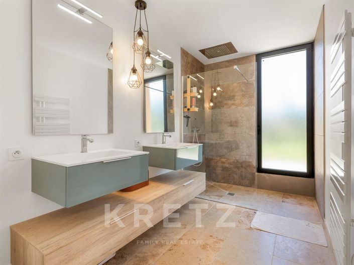 Image No.13-5 Bed House for sale