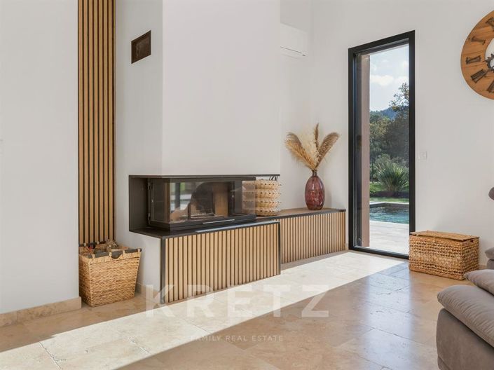 Image No.7-5 Bed House for sale