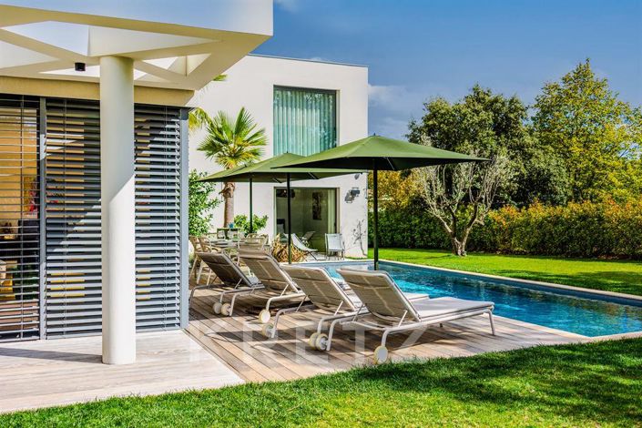 Image No.3-5 Bed Property for sale