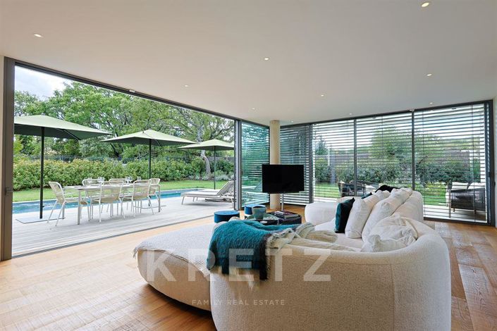 Image No.6-5 Bed Property for sale