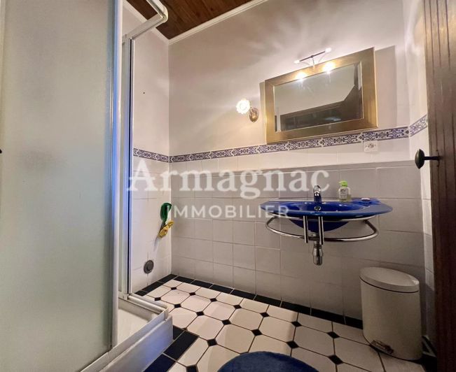 Image No.12-2 Bed House for sale