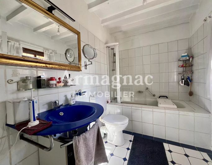 Image No.8-2 Bed House for sale