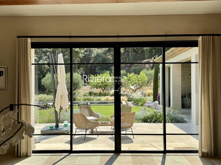 Image No.11-5 Bed House for sale