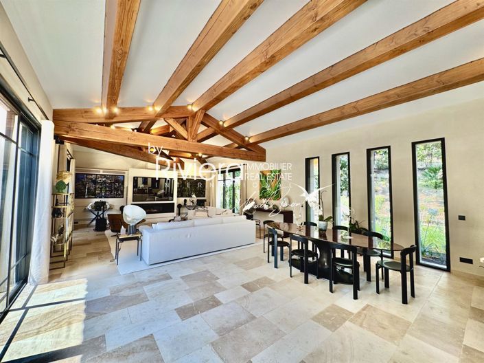 Image No.12-5 Bed House for sale