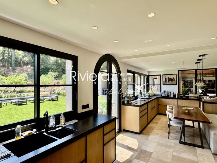 Image No.15-5 Bed House for sale