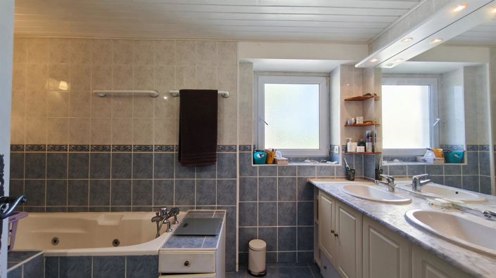 Image No.22-5 Bed House for sale