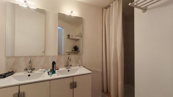 Image No.30-5 Bed House for sale