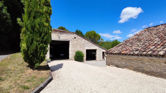 Image No.8-5 Bed House for sale