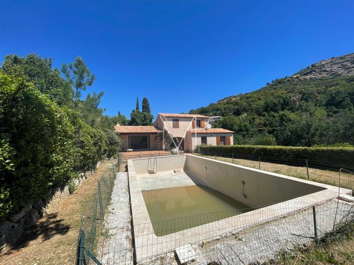 Image No.1-4 Bed House for sale