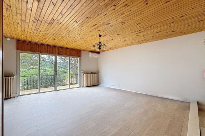 Image No.12-4 Bed House for sale