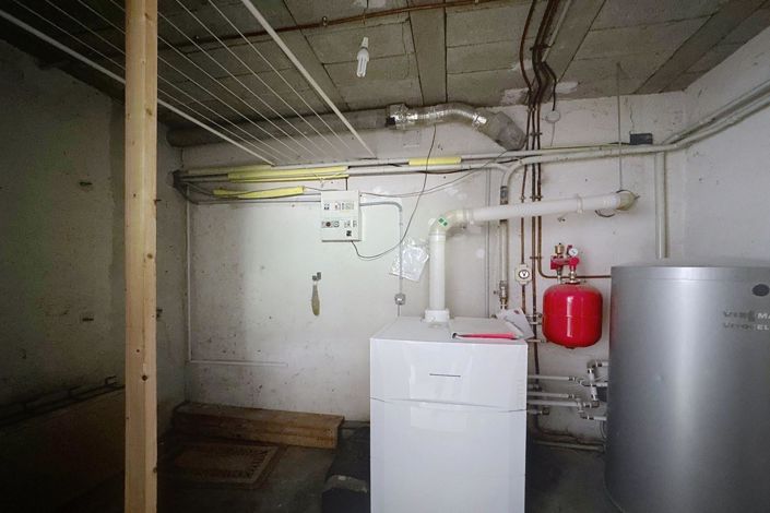 Image No.18-4 Bed House for sale