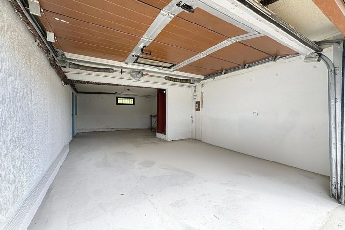 Image No.2-4 Bed House for sale