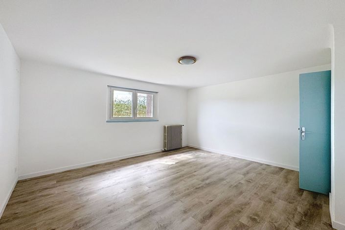 Image No.33-4 Bed House for sale