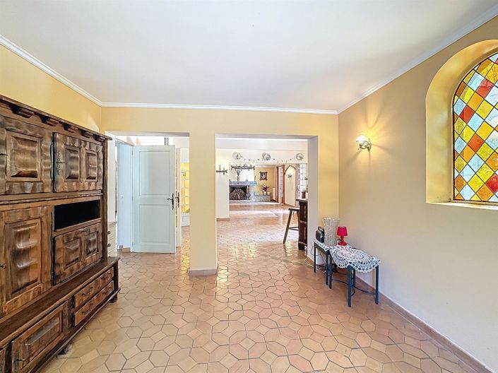 Image No.15-5 Bed House for sale