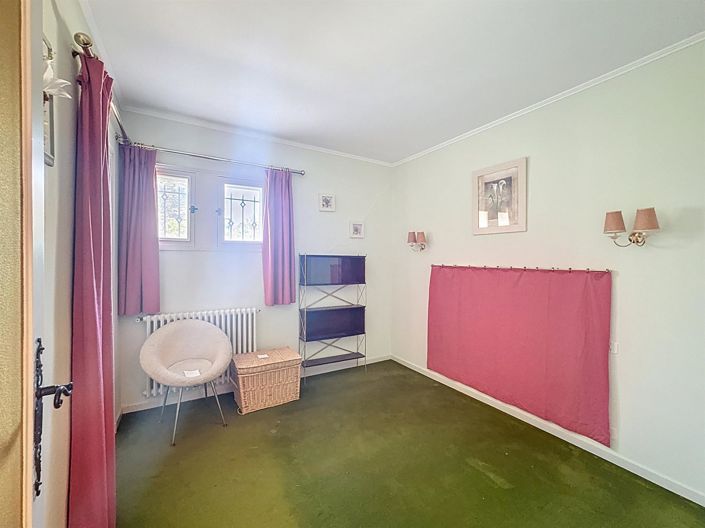 Image No.17-5 Bed House for sale