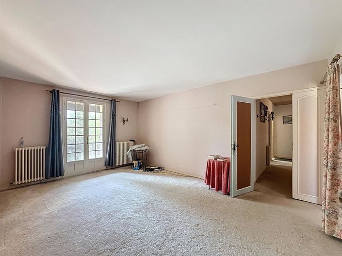 Image No.24-5 Bed House for sale