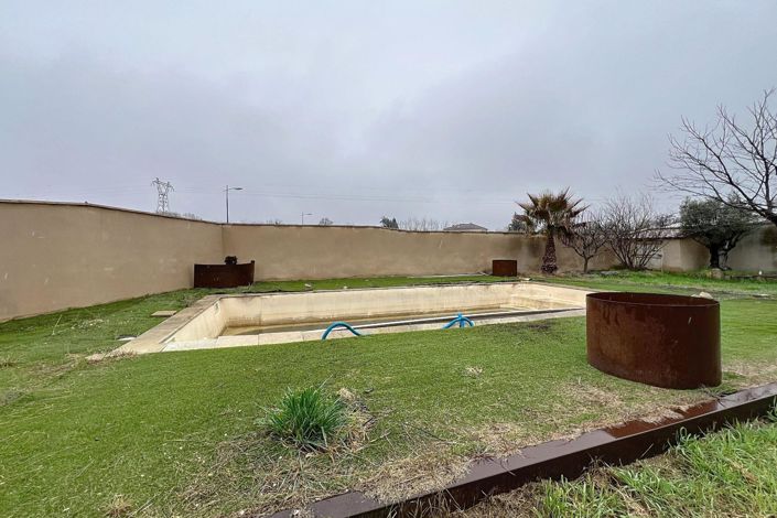 Image No.10-3 Bed House for sale