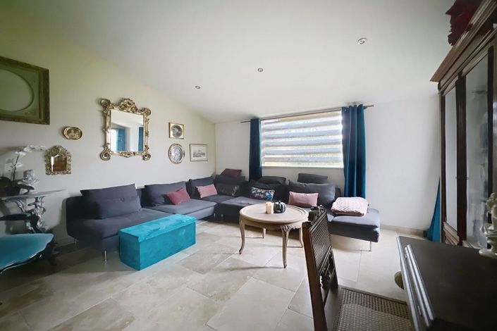 Image No.3-3 Bed House for sale